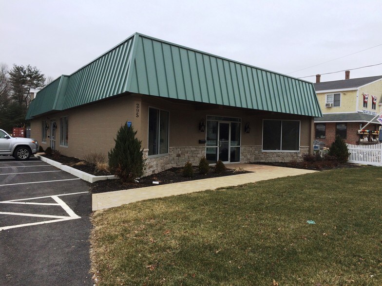 More Photos Of 295 Centre Ave, Rockland Freestanding For Sale