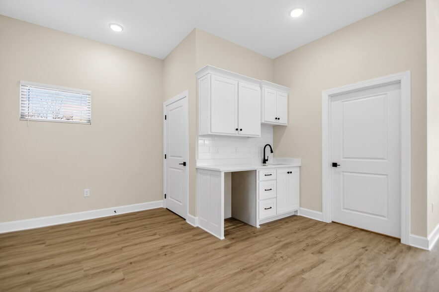 More Photos Of 808 Olive St, North Little Rock Office For Lease