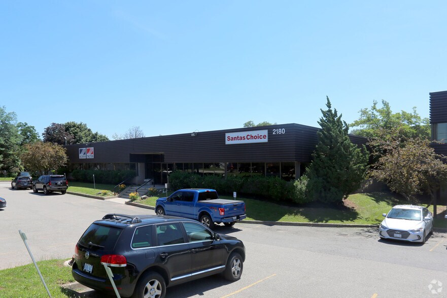 More Photos Of 2180-2190 Speers Rd, Oakville Warehouse For Sale