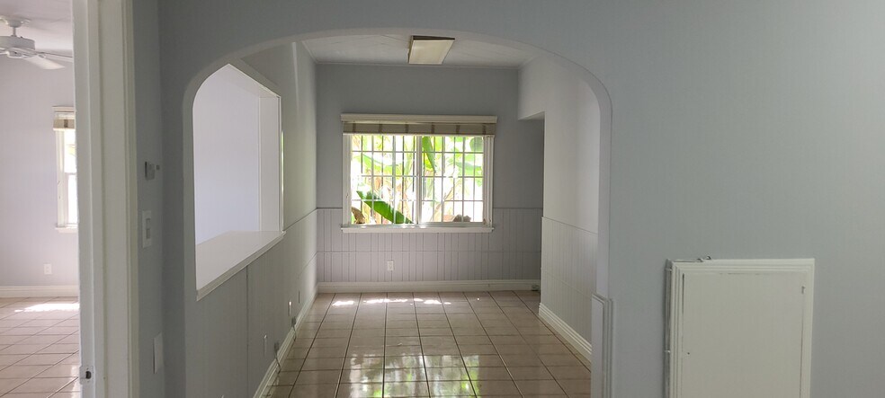 More Photos Of 7021 Seville Ave, Huntington Park Medical For Lease