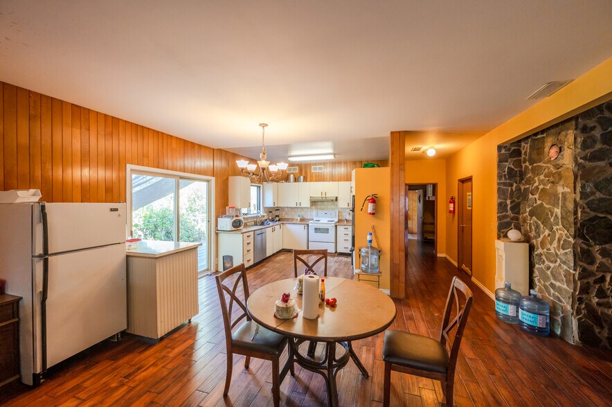 More Photos Of 1002 British Columbia 3, Cawston Winery Vineyard For Sale