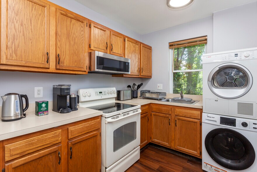More Photos Of 2859 Denver St SE, Washington Apartments For Sale