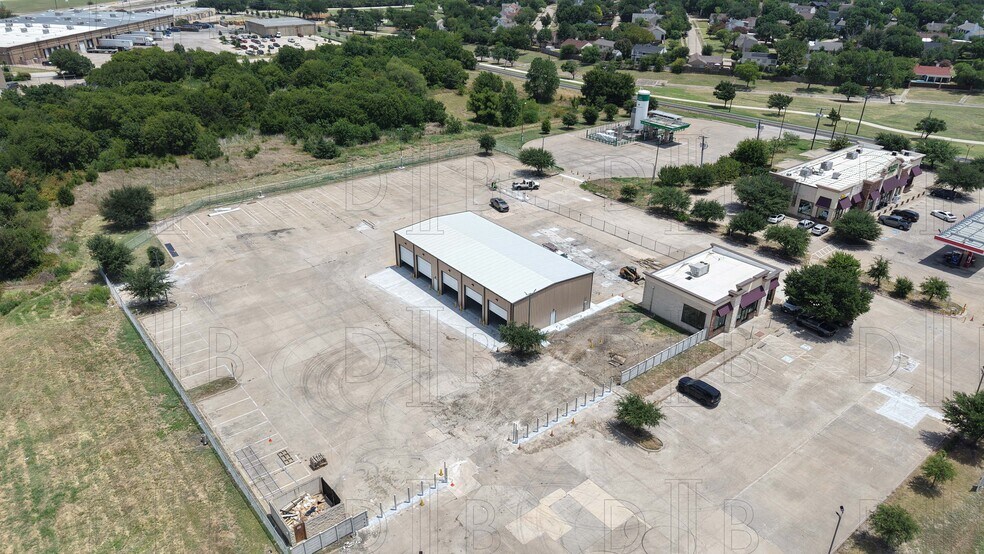 More Photos Of 1720 S Town East Blvd, Mesquite Service For Lease