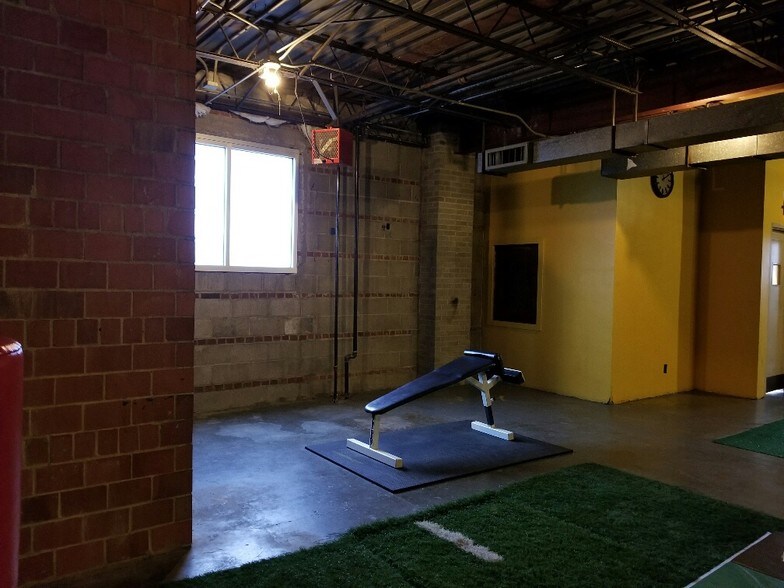 More Photos Of 1131 Central Ave, Middletown Loft Creative Space For Sale