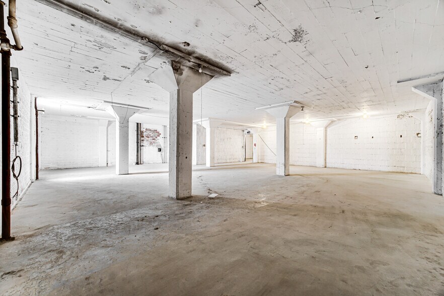 More Photos Of 7411 S Stony Island Ave, Chicago Warehouse For Sale