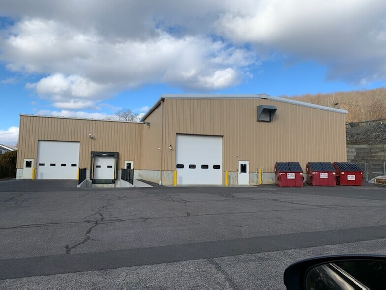 More Photos Of 155 New Haven Ave, Derby Showroom For Sale