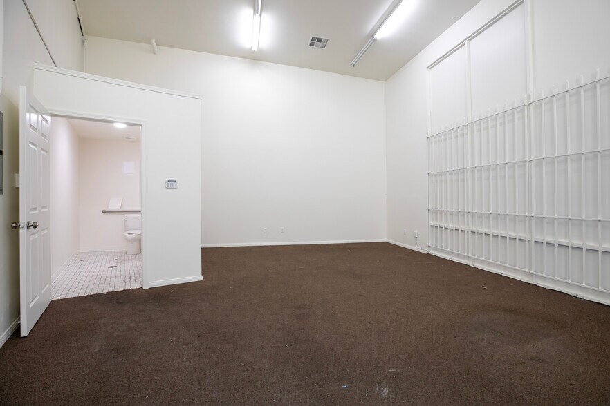 More Photos Of 3615 W Beverly Blvd, Los Angeles Freestanding For Lease