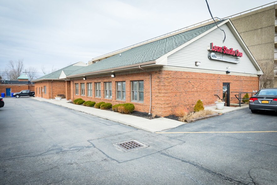 More Photos Of 5385 Main St, Buffalo General Retail For Sale