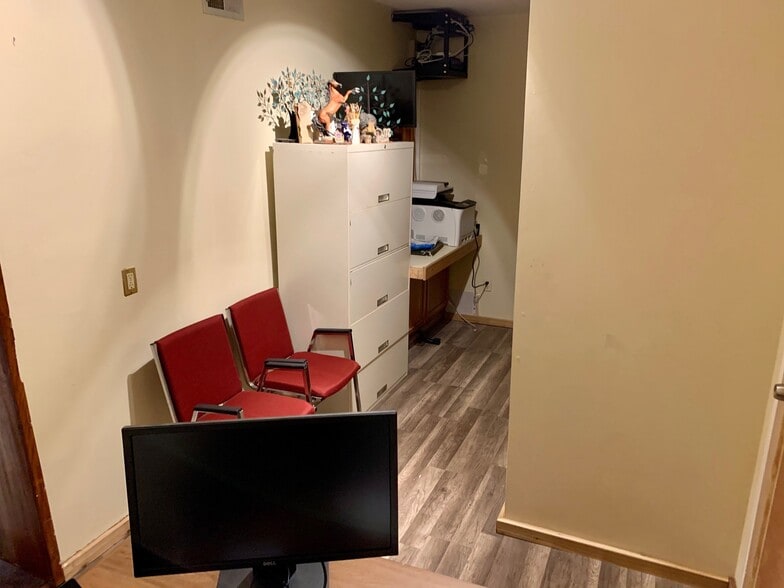 More Photos Of 91 Green St, Huntington Office Residential For Sale