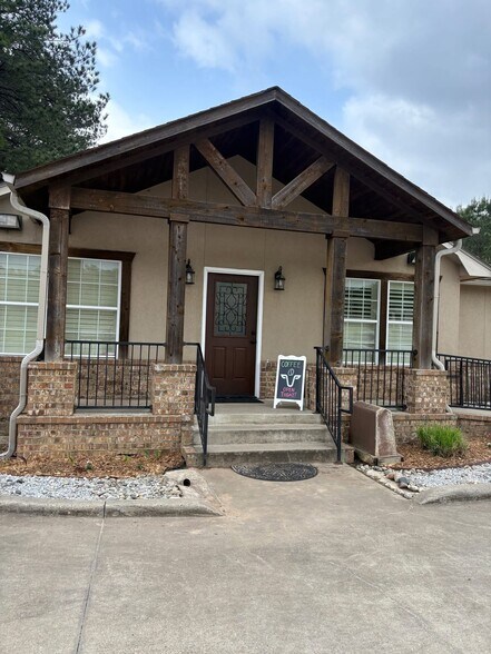 Primary Photo Of 670 Spur 156, Waskom Office For Lease