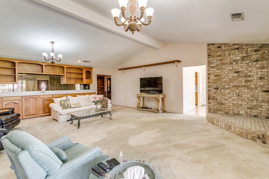 More Photos Of 3433 E Highway 199, Springtown Flex For Sale