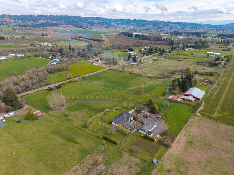 More Photos Of 20300 NE Highway 240, Newberg Hotel For Sale