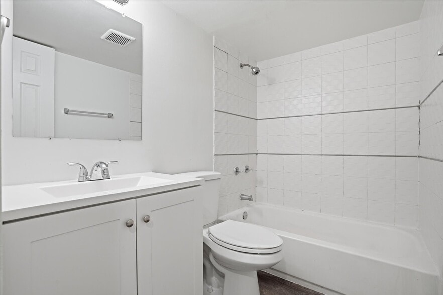 More Photos Of 2325-2331 Arthur St, Hollywood Apartments For Sale