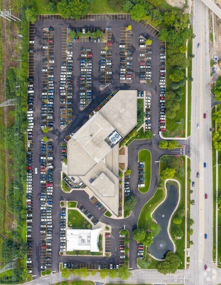 More Photos Of 400 Skokie Blvd, Northbrook Office For Lease