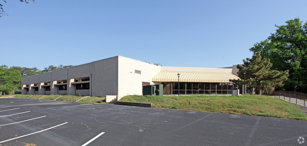 More Photos Of 3806 N Main St, Columbia Schools For Sale