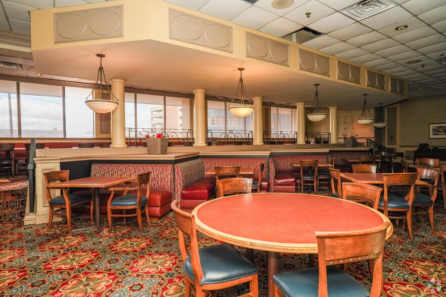 More Photos Of 200 E Amite St, Jackson Hotel For Sale