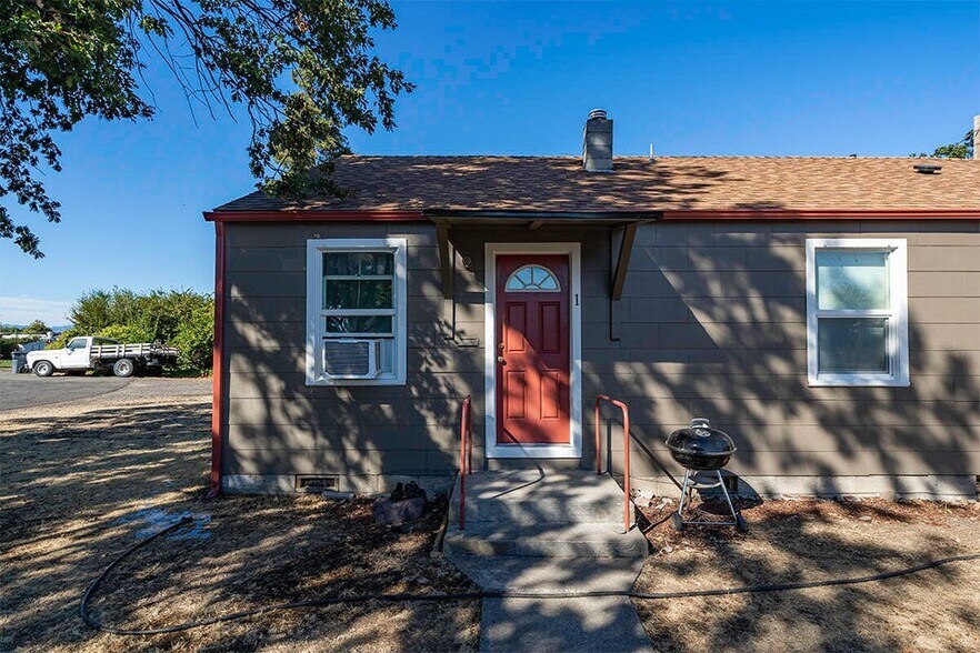 More Photos Of 144 Reager St, Medford Apartments For Sale