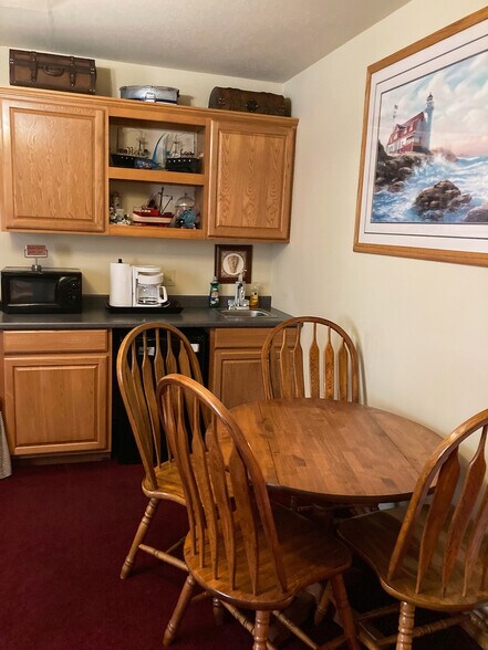 More Photos Of 160 Spring St, Eureka Springs Hospitality For Sale
