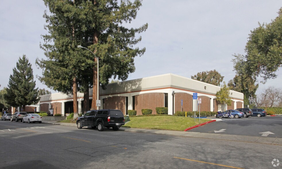 Primary Photo Of 931-935 Benecia Ave, Sunnyvale Light Manufacturing For Lease