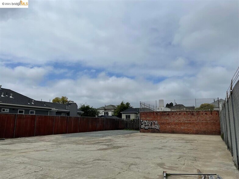More Photos Of 3319 Linden St, Oakland Land For Sale