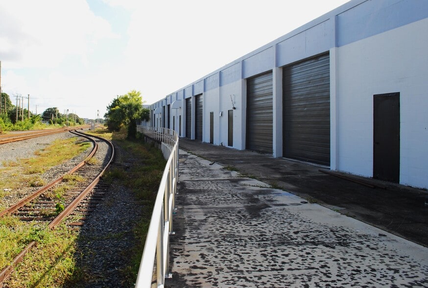 More Photos Of 1100 25th St, West Palm Beach Warehouse For Lease