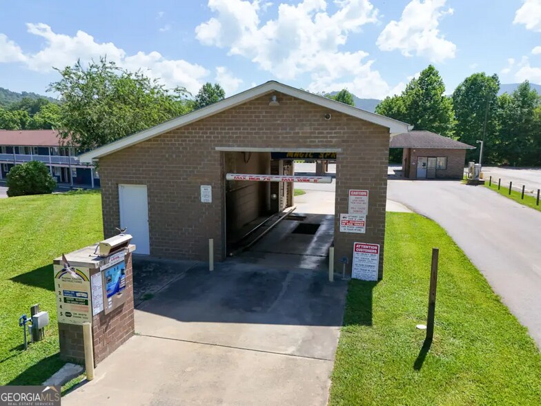 More Photos Of 36 Royalty Ln, Dillard Carwash For Sale