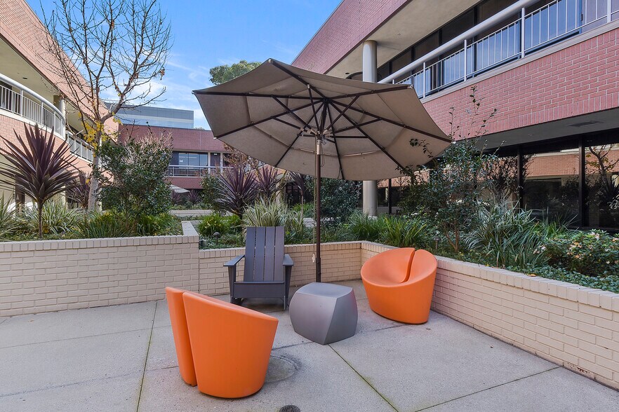 More Photos Of 5465 Morehouse Dr, San Diego Office For Lease