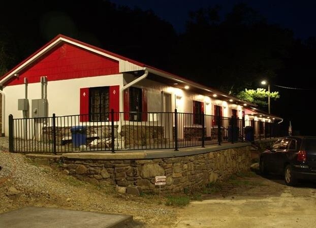 More Photos Of 2710 Asheville Hwy, Canton Hotel For Sale