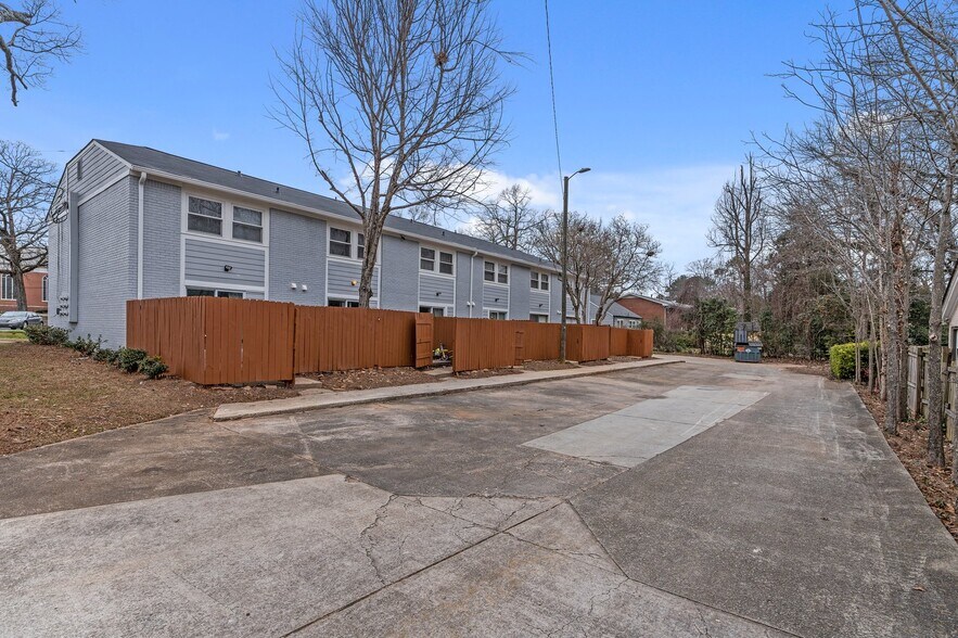 More Photos Of 1749 Hawthorne Ave, College Park Apartments For Sale