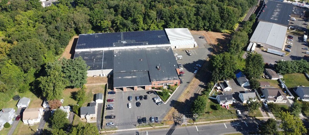 More Photos Of 180 Goodwin St, East Hartford Warehouse For Lease