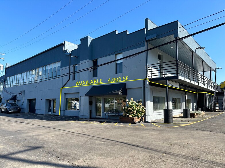 More Photos Of 3080 Orchard Lake Rd, Keego Harbor Office For Lease