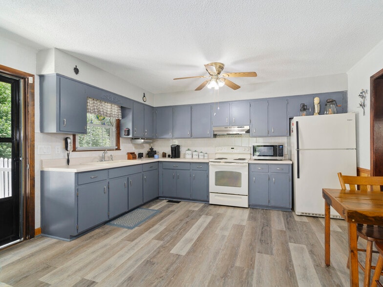More Photos Of 371 Riverview Dr, Waynesville Manufactured Housing Mobile Home Park For Sale