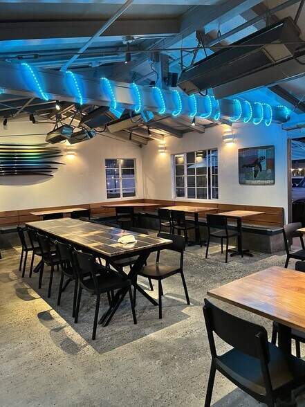 More Photos Of 2255-2259 Avenida De La Playa, La Jolla Storefront Retail Office For Lease