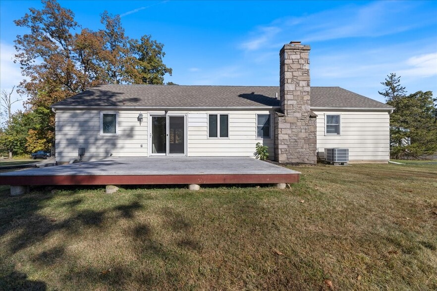 More Photos Of 563 Deep Run Rd, Perkasie Contractor Storage Yard For Sale