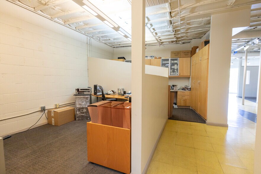More Photos Of 1912 F St, Sacramento Office For Sale