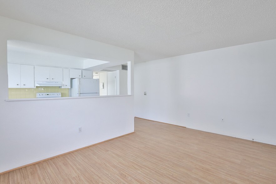 More Photos Of 515 129th Ave, Madeira Beach Apartments For Sale