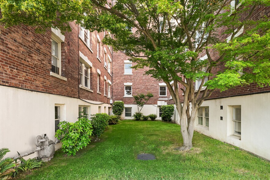 More Photos Of 119 W Roy St, Seattle Multifamily For Sale