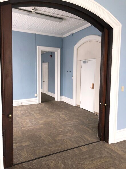 More Photos Of 20 W Central Ave, Delaware Office For Lease