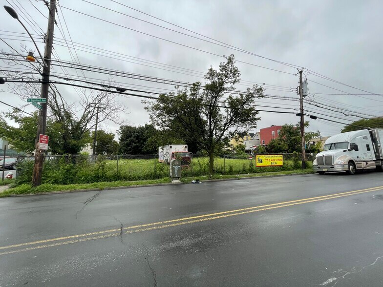 More Photos Of 41-43 W Sandford Blvd, Mount Vernon Land For Lease