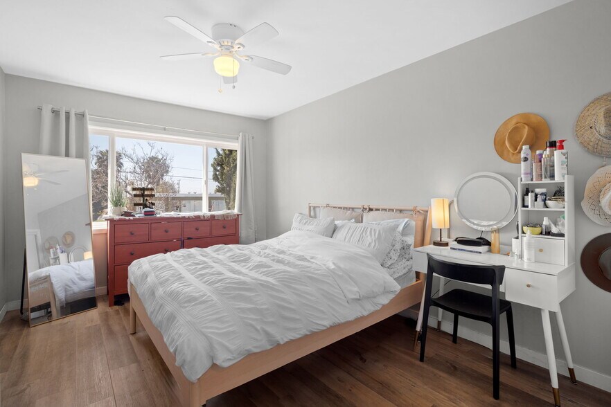 More Photos Of 4924-4926 Iroquois Ave, San Diego Specialty For Sale