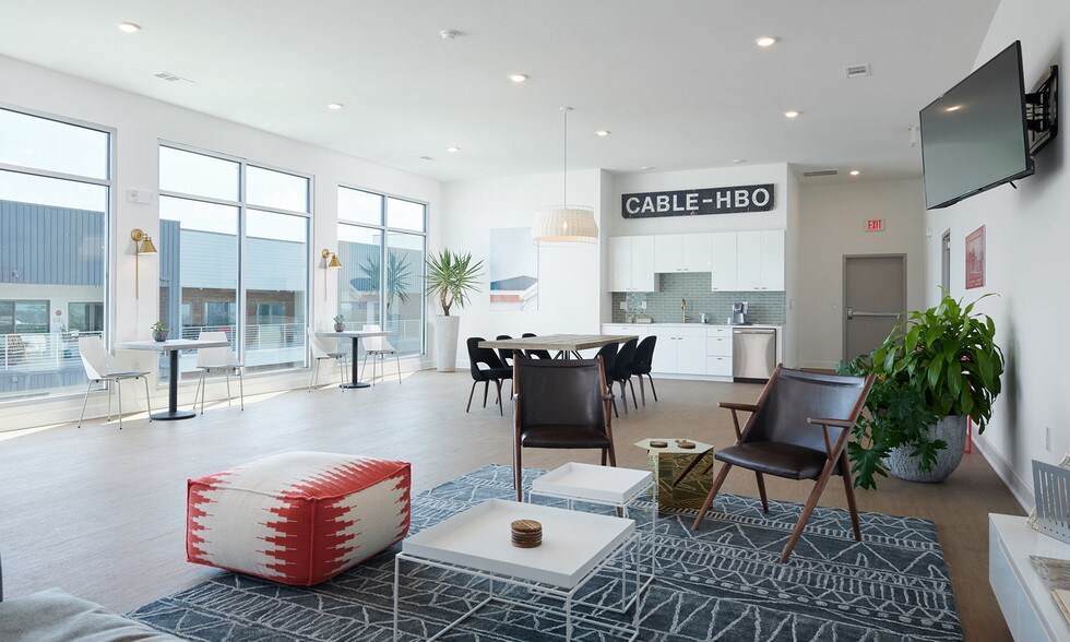 More Photos Of 4361 S Congress Ave, Austin Apartments For Sale