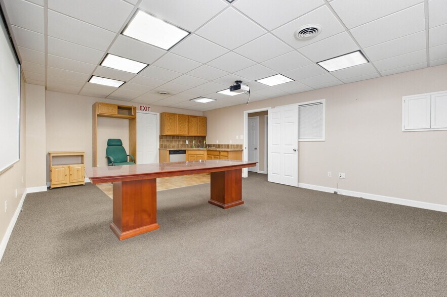 More Photos Of 207 Eiler Ave, Louisville Warehouse For Sale