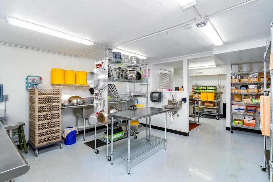 More Photos Of 2127-2129 W College St, Springfield Loft Creative Space For Sale