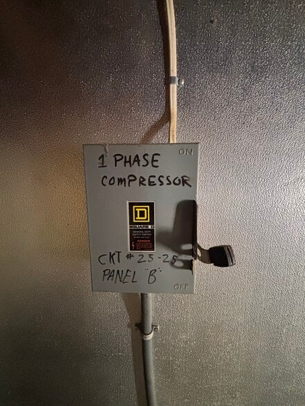 More Photos Of 82 Railroad St, Great Barrington Flex For Sale