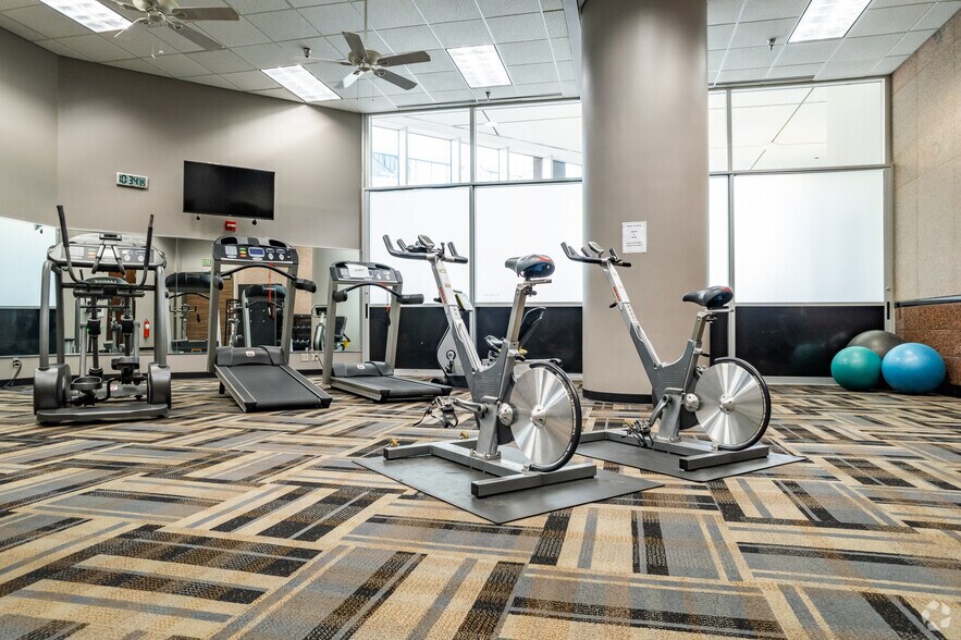 More Photos Of 111 N Orange Ave, Orlando Office For Lease