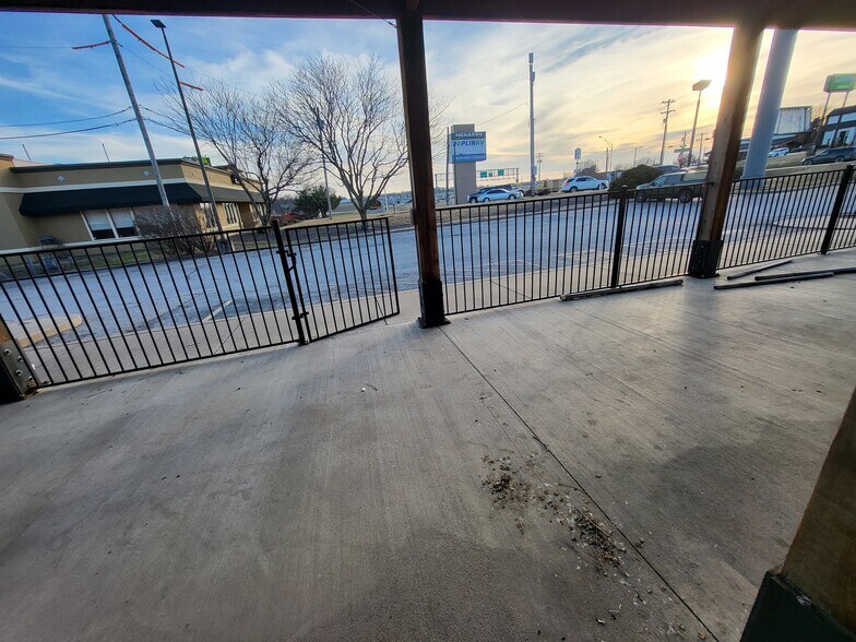More Photos Of 3607 S Range Line Rd, Joplin Restaurant For Lease
