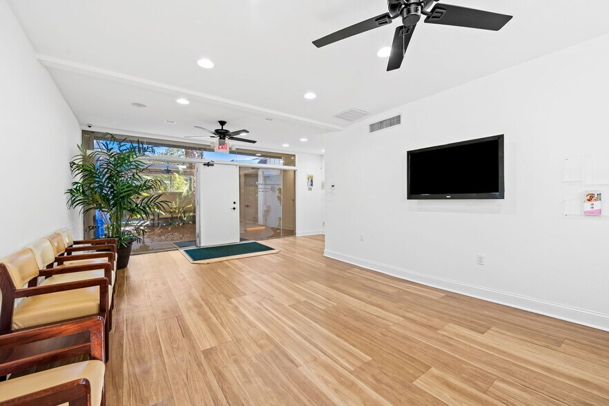 More Photos Of 100 SE 15th Ave, Fort Lauderdale Medical For Lease