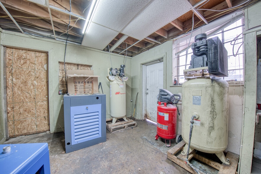 More Photos Of 1080 3rd Ave, North Versailles Warehouse For Sale