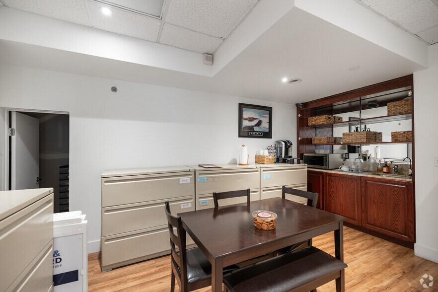 More Photos Of 43525 Ridge Park Dr, Temecula Office For Sale