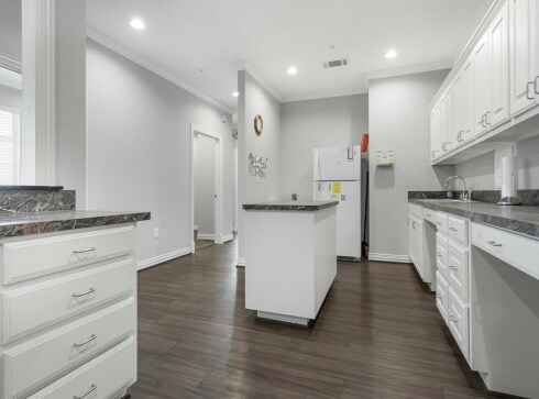 More Photos Of 425 Old Newman Rd, Frisco Medical For Sale